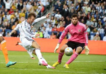 David Beckham jugó su último partido en Estados Unidos tras 5 temporadas en Los Angeles ganando la liga por segundo año consecutivo