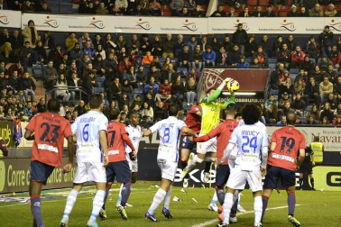 Osasuna perdió por 1-2 ante el Granada en su último partido del año 2012.