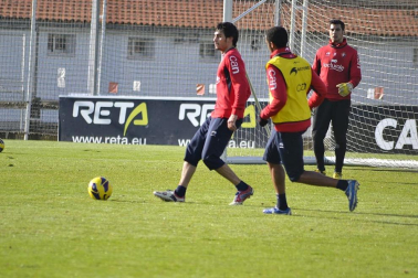 En conjunto rojillo ha entrenado este lunes, 31 de diciembre, en Tajonar.