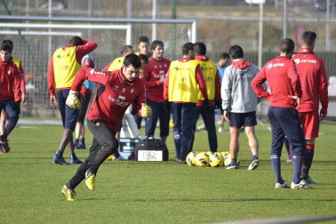 En conjunto rojillo ha entrenado este lunes, 31 de diciembre, en Tajonar.