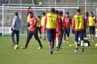 En conjunto rojillo ha entrenado este lunes, 31 de diciembre, en Tajonar.