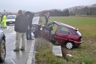 Accidente en Ororbia en el que una madre ha colisionado frontalmte con el vehículo en el que viajaba su hijo.