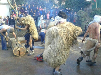 El sonido de los 'polunpeak' inunda estos días el aire en las localidades de Ituren y Zubieta.