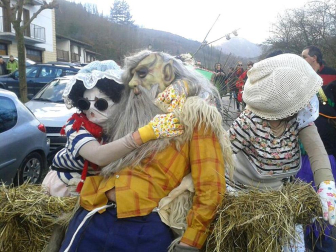 El sonido de los 'polunpeak' inunda estos días el aire en las localidades de Ituren y Zubieta.