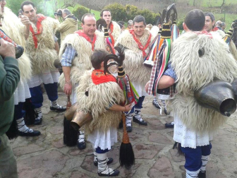 El sonido de los 'polunpeak' inunda estos días el aire en las localidades de Ituren y Zubieta.