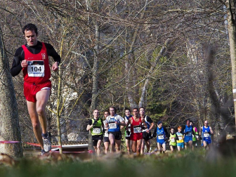 Addelhadi Habassa, del Beste Iruña, y Vanesa Pacha del Hiru-Herri, fueron los ganadores del Campeonato Navarro de Cross Largo que se celebró este domingo en Estella.