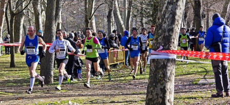 Addelhadi Habassa, del Beste Iruña, y Vanesa Pacha del Hiru-Herri, fueron los ganadores del Campeonato Navarro de Cross Largo que se celebró este domingo en Estella.