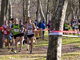 Addelhadi Habassa, del Beste Iruña, y Vanesa Pacha del Hiru-Herri, fueron los ganadores del Campeonato Navarro de Cross Largo que se celebró este domingo en Estella.