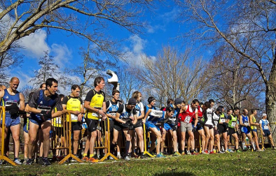 Addelhadi Habassa, del Beste Iruña, y Vanesa Pacha del Hiru-Herri, fueron los ganadores del Campeonato Navarro de Cross Largo que se celebró este domingo en Estella.