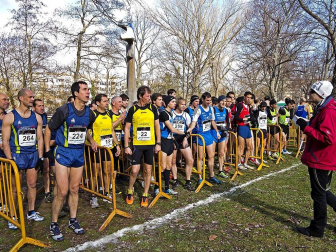 Addelhadi Habassa, del Beste Iruña, y Vanesa Pacha del Hiru-Herri, fueron los ganadores del Campeonato Navarro de Cross Largo que se celebró este domingo en Estella.