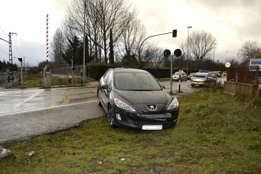 Accidente de una villavesa y varios coches en Berriozar.