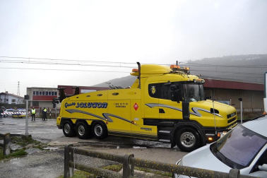 Accidente de una villavesa y varios coches en Berriozar.
