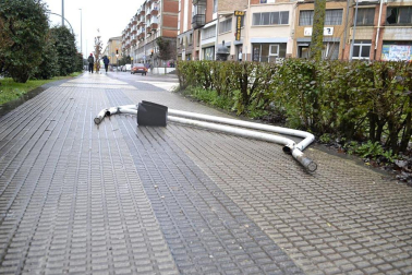 Accidente de una villavesa y varios coches en Berriozar.