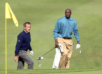 Michael Jordan, considerado uno de los mejores deportistas de todos los tiempos y mejor jugador de baloncesto de la historia, cumple 50 años. En estas imágenes se recogen algunos de los momentos más importantes de su vida personal y carrera deportiva.