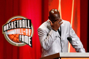 Michael Jordan, considerado uno de los mejores deportistas de todos los tiempos y mejor jugador de baloncesto de la historia, cumple 50 años. En estas imágenes se recogen algunos de los momentos más importantes de su vida personal y carrera deportiva.
