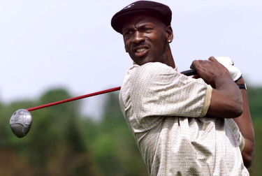 Michael Jordan, considerado uno de los mejores deportistas de todos los tiempos y mejor jugador de baloncesto de la historia, cumple 50 años. En estas imágenes se recogen algunos de los momentos más importantes de su vida personal y carrera deportiva.