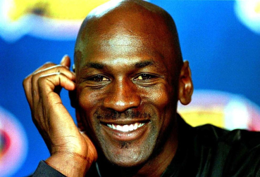Michael Jordan, considerado uno de los mejores deportistas de todos los tiempos y mejor jugador de baloncesto de la historia, cumple 50 años. En estas imágenes se recogen algunos de los momentos más importantes de su vida personal y carrera deportiva.