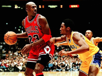 Michael Jordan, considerado uno de los mejores deportistas de todos los tiempos y mejor jugador de baloncesto de la historia, cumple 50 años. En estas imágenes se recogen algunos de los momentos más importantes de su vida personal y carrera deportiva.