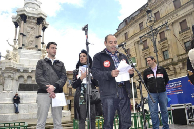 Manifestación convocada por la Cumbre Social para protestar contra el desempleo, la corrupción y le regeneración política.