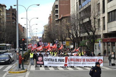 Manifestación convocada por la Cumbre Social para protestar contra el desempleo, la corrupción y le regeneración política.
