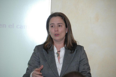 El seminario de "Cómo innovar siendo una pyme", que organiza la Confederación de Empresarios de Navarra (CEN), fue impartido por las socias fundadoras de la consultora Happenin, Belén Goñi y María Beunza.