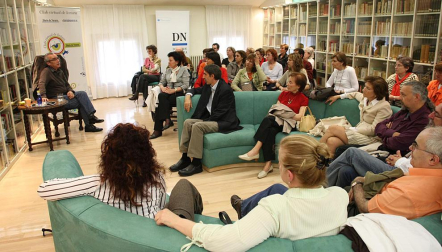 Imágenes de los escritores que han pasado por el Club de Lectura de Diario de Navarra a lo largo de su historia.