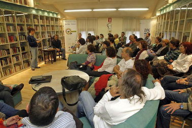 Imágenes de los escritores que han pasado por el Club de Lectura de Diario de Navarra a lo largo de su historia.