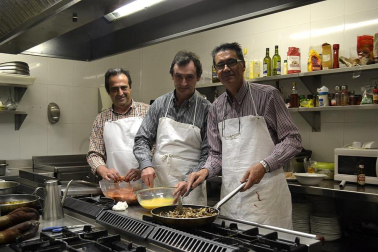 ALgunas familias celebraron el Día de la Madre comiendo fuera de casa