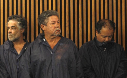 El acusado de secuestrar y violar a tres jóvenes durante 10 años en Cleveland, Ariel Castro, acudió este jueves al tribunal, dónde una juez le impuso una fianza de 8 millones de dólares.