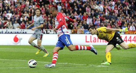 Osasuna salió derrotado del estadio Los Cármenes por un claro 3 a 0 con goles de El Arabi, Siqueira y Buonanotte.