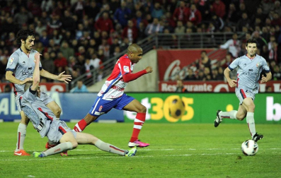 Osasuna salió derrotado del estadio Los Cármenes por un claro 3 a 0 con goles de El Arabi, Siqueira y Buonanotte.