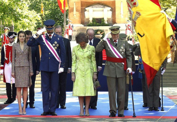 Los Reyes don Juan Carlos y doña Sofía y los Príncipes de Asturias asistieron al acto central del Día de las Fuerzas Armadas celebrado en Madrid.