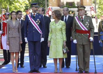 Los Reyes don Juan Carlos y doña Sofía y los Príncipes de Asturias asistieron al acto central del Día de las Fuerzas Armadas celebrado en Madrid.