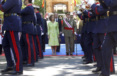 Los Reyes don Juan Carlos y doña Sofía y los Príncipes de Asturias asistieron al acto central del Día de las Fuerzas Armadas celebrado en Madrid.