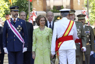 Los Reyes don Juan Carlos y doña Sofía y los Príncipes de Asturias asistieron al acto central del Día de las Fuerzas Armadas celebrado en Madrid.