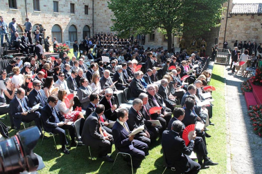 Los Príncipes de Asturias han presidido el acto de entrega del premio Príncipe de Viana de la Cultura al filósofo Daniel Innerarity.