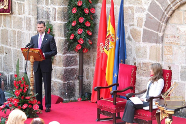 Los Príncipes de Asturias han presidido el acto de entrega del premio Príncipe de Viana de la Cultura al filósofo Daniel Innerarity.