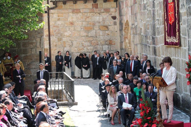 Los Príncipes de Asturias han presidido el acto de entrega del premio Príncipe de Viana de la Cultura al filósofo Daniel Innerarity.