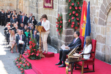 Los Príncipes de Asturias han presidido el acto de entrega del premio Príncipe de Viana de la Cultura al filósofo Daniel Innerarity.