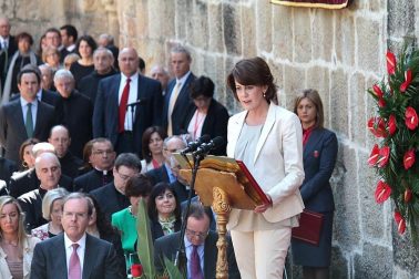 Los Príncipes de Asturias han presidido el acto de entrega del premio Príncipe de Viana de la Cultura al filósofo Daniel Innerarity.