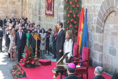 Los Príncipes de Asturias han presidido el acto de entrega del premio Príncipe de Viana de la Cultura al filósofo Daniel Innerarity.