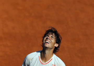 El español Rafael Nadal se clasificó para la final de Roland Garros al derrotar al serbio Novak Djokovic por 6-4, 3-6, 6-1, 6-7(3) y 9-7 al término de un intenso duelo que duró 4 horas y 37 minutos, por lo que buscará su octavo título en el Grand Slam de tierra batida.