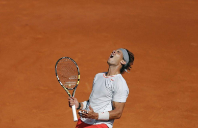 El español Rafael Nadal se clasificó para la final de Roland Garros al derrotar al serbio Novak Djokovic por 6-4, 3-6, 6-1, 6-7(3) y 9-7 al término de un intenso duelo que duró 4 horas y 37 minutos, por lo que buscará su octavo título en el Grand Slam de tierra batida.