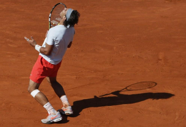 El español Rafael Nadal se clasificó para la final de Roland Garros al derrotar al serbio Novak Djokovic por 6-4, 3-6, 6-1, 6-7(3) y 9-7 al término de un intenso duelo que duró 4 horas y 37 minutos, por lo que buscará su octavo título en el Grand Slam de tierra batida.