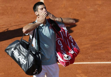 El español Rafael Nadal se clasificó para la final de Roland Garros al derrotar al serbio Novak Djokovic por 6-4, 3-6, 6-1, 6-7(3) y 9-7 al término de un intenso duelo que duró 4 horas y 37 minutos, por lo que buscará su octavo título en el Grand Slam de tierra batida.