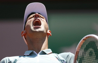 El español Rafael Nadal se clasificó para la final de Roland Garros al derrotar al serbio Novak Djokovic por 6-4, 3-6, 6-1, 6-7(3) y 9-7 al término de un intenso duelo que duró 4 horas y 37 minutos, por lo que buscará su octavo título en el Grand Slam de tierra batida.