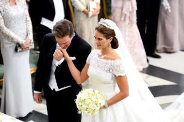 La princesa Magdalena de Suecia contrae matrimonio en Estocolmo.