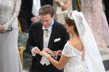 La princesa Magdalena de Suecia contrae matrimonio en Estocolmo.