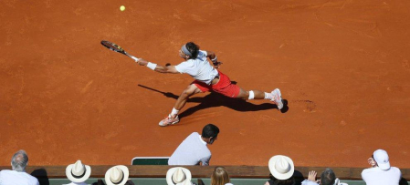 El español Rafael Nadal se clasificó para la final de Roland Garros al derrotar al serbio Novak Djokovic por 6-4, 3-6, 6-1, 6-7(3) y 9-7 al término de un intenso duelo que duró 4 horas y 37 minutos, por lo que buscará su octavo título en el Grand Slam de tierra batida.
