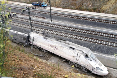 Un tren Alvia que unía Madrid y Ferrol ha descarrilado este miércoles cerca de Santiago de Compostela